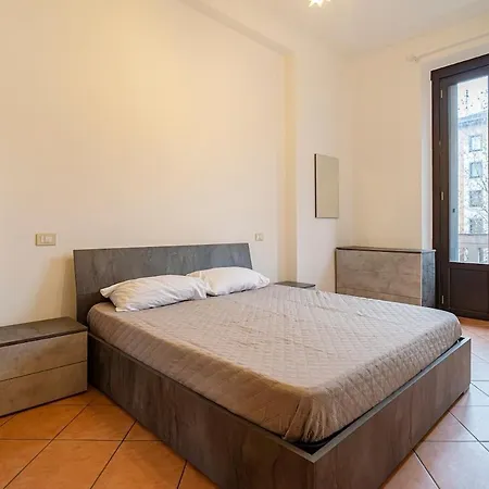 Apartman Elegant Certosa - 5 Minutes From The Duomo Milánó